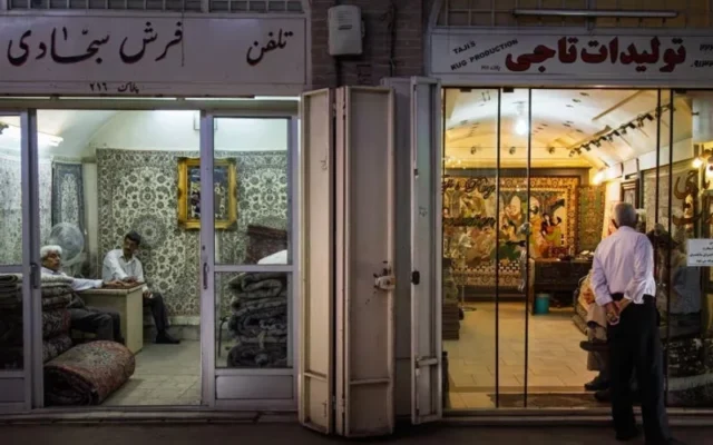 سرقفلی و حق کسب و پیشه: مغازههای بازار با ویترین فرش